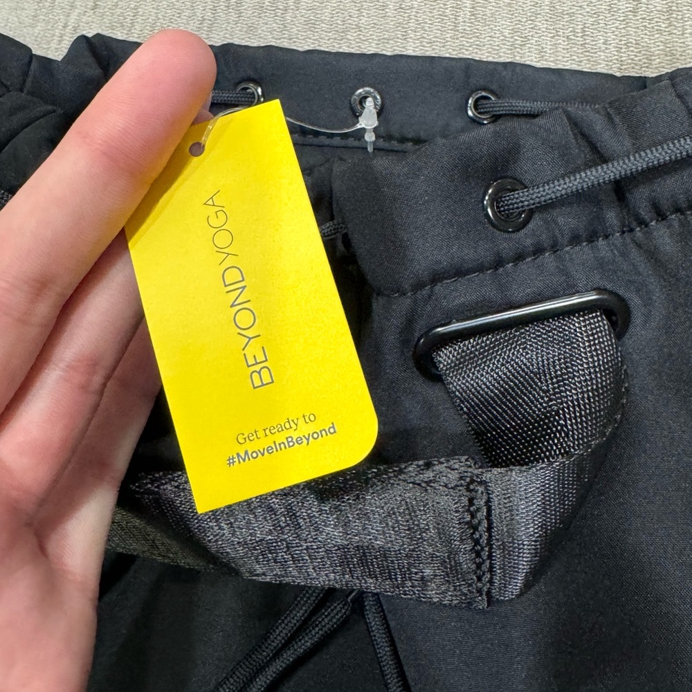 NWT Beyond Yoga Convertible Gym Bag - Picture 8 of 16